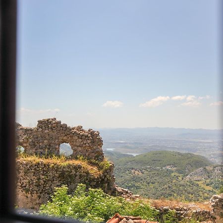 The House Of Dollma , Inside Kruja Castle Hotel Ngoại thất bức ảnh