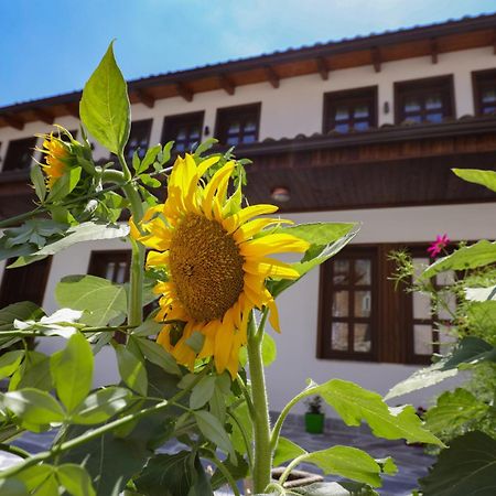 The House Of Dollma , Inside Kruja Castle Hotel Ngoại thất bức ảnh