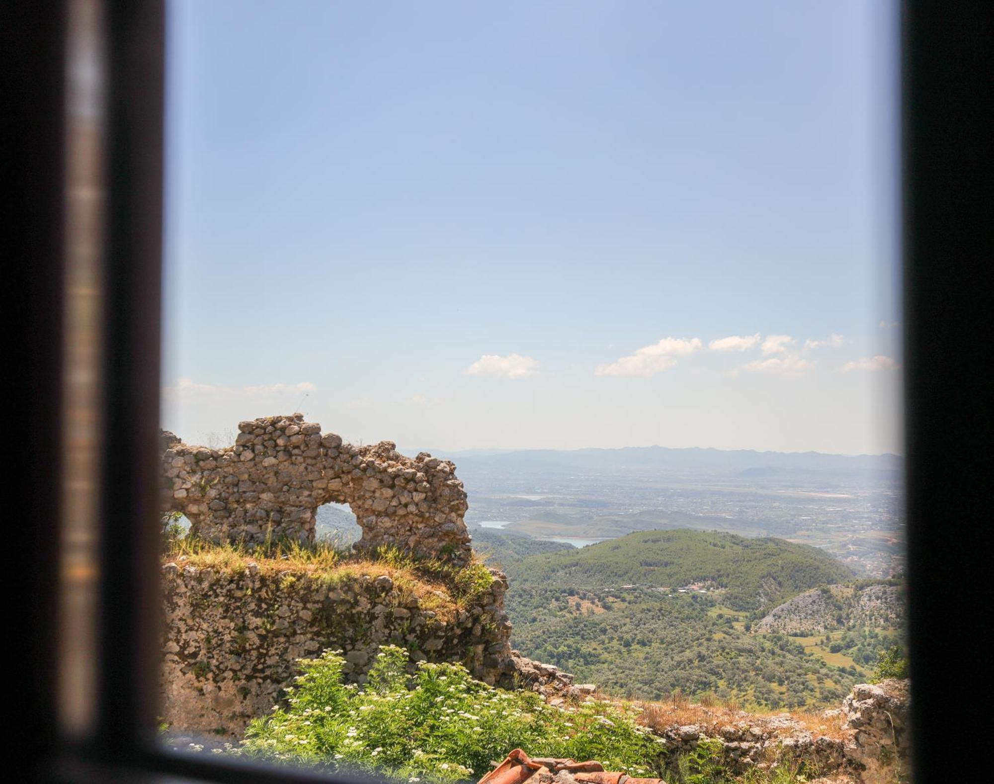 The House Of Dollma , Inside Kruja Castle Hotel Ngoại thất bức ảnh