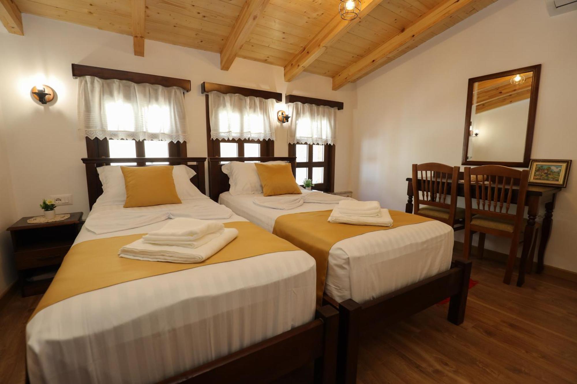 The House Of Dollma , Inside Kruja Castle Hotel Ngoại thất bức ảnh