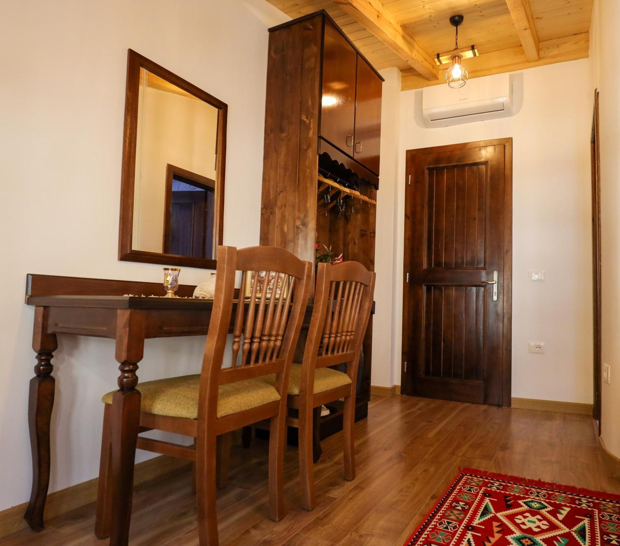 The House Of Dollma , Inside Kruja Castle Hotel Ngoại thất bức ảnh