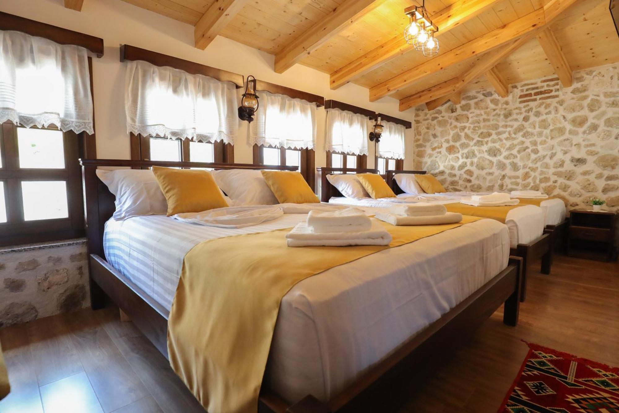 The House Of Dollma , Inside Kruja Castle Hotel Ngoại thất bức ảnh