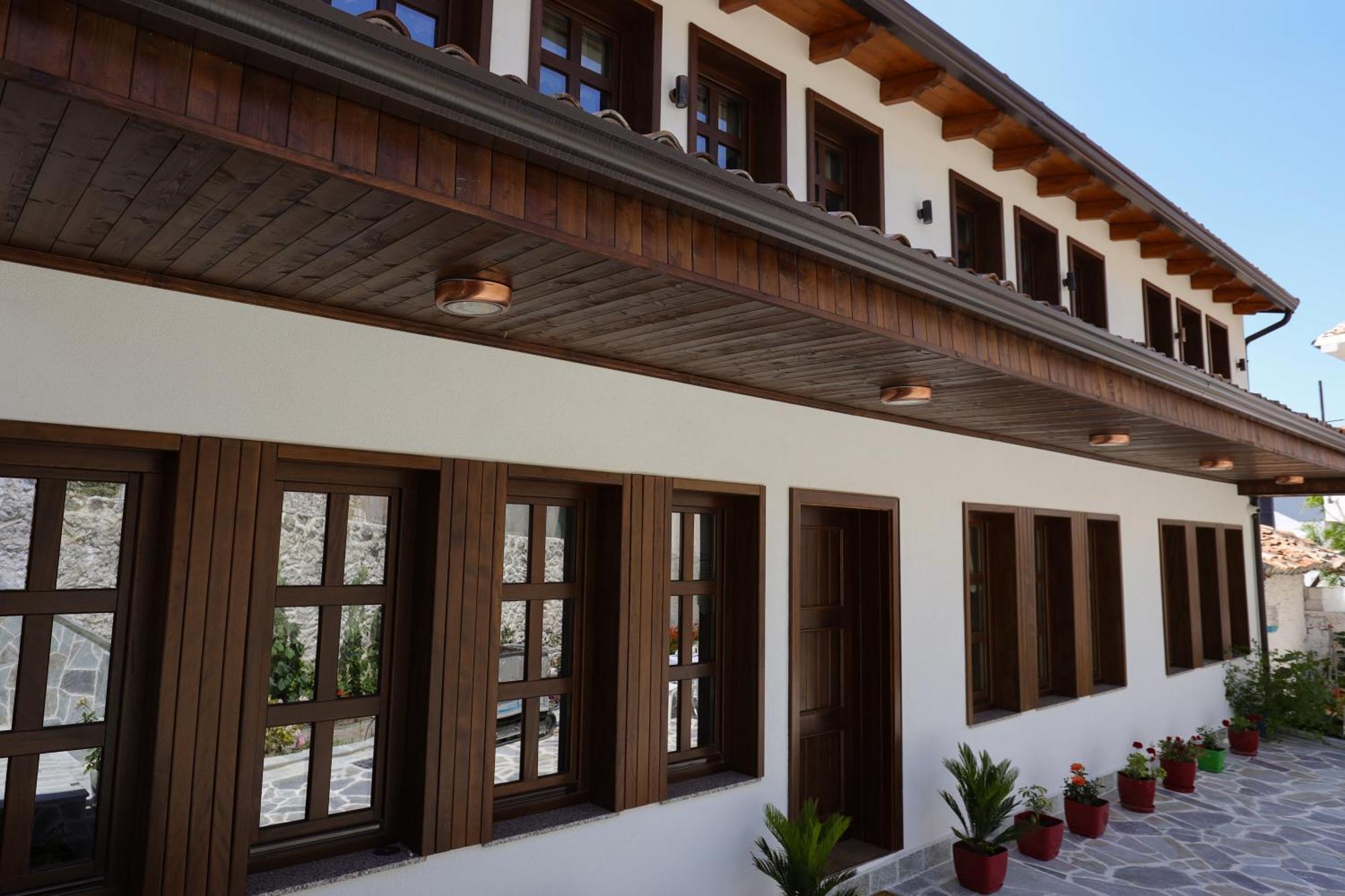 The House Of Dollma , Inside Kruja Castle Hotel Ngoại thất bức ảnh