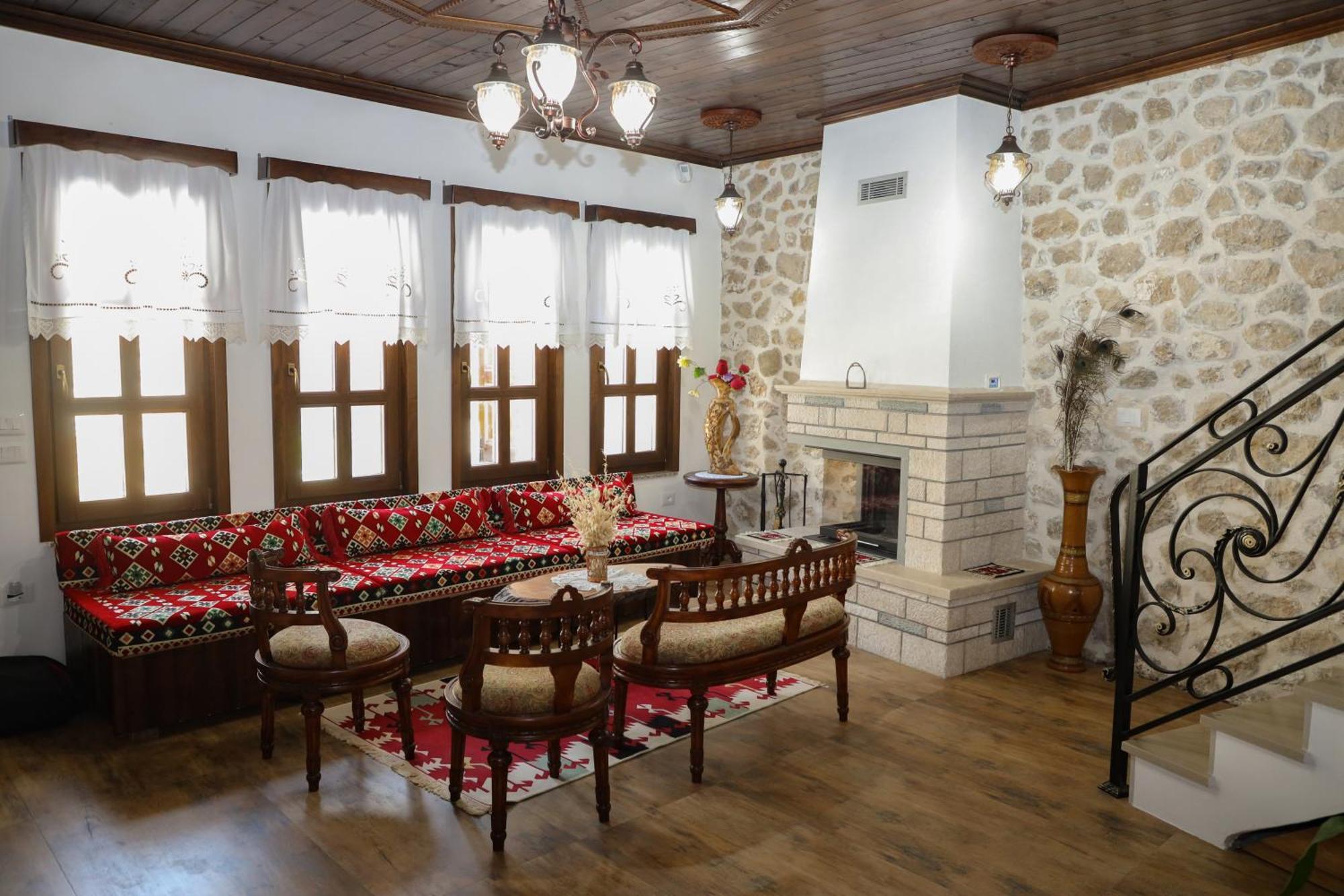 The House Of Dollma , Inside Kruja Castle Hotel Ngoại thất bức ảnh